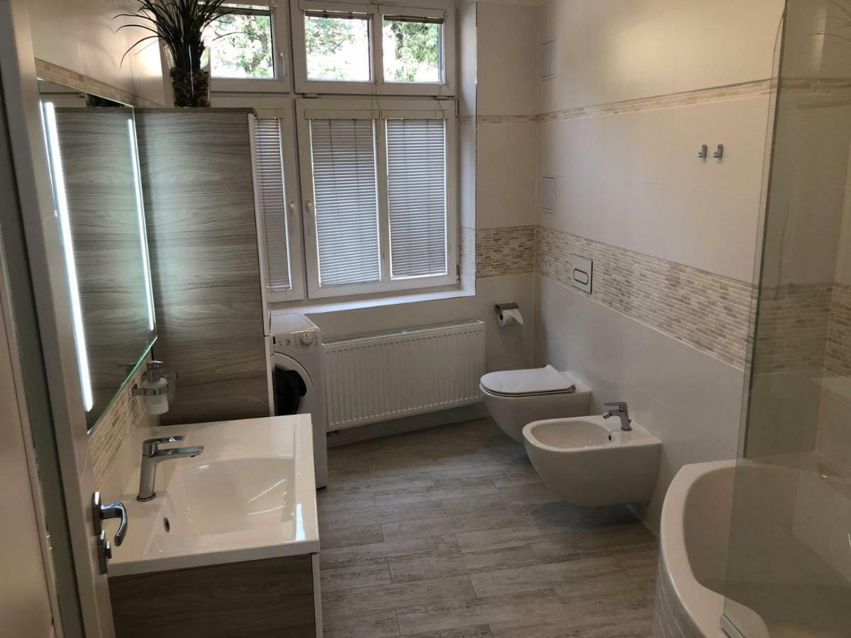 Luxusni Apartman Primo V Centru U Hotelu Thermal Karlovy Vary Ngoại thất bức ảnh
