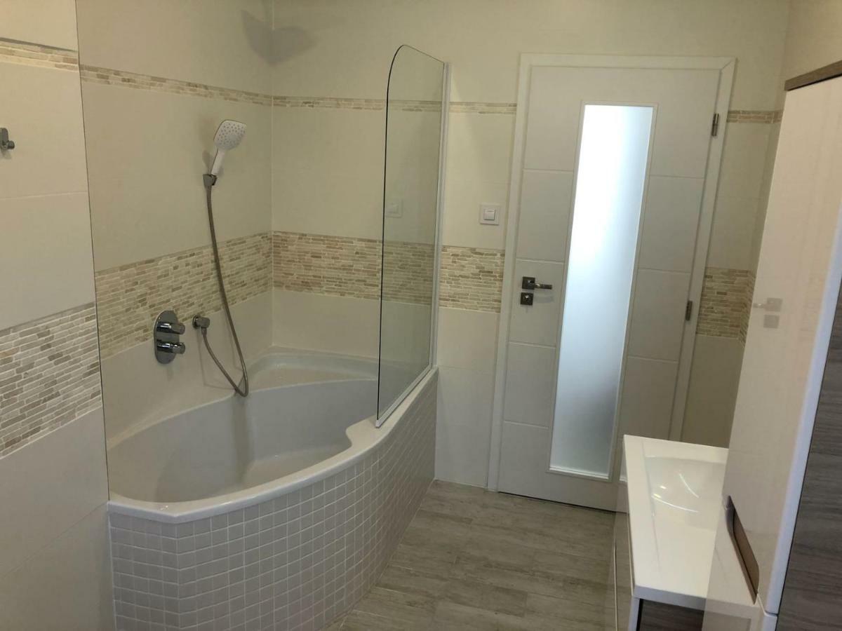 Luxusni Apartman Primo V Centru U Hotelu Thermal Karlovy Vary Ngoại thất bức ảnh
